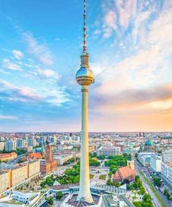 Fernsehturm Berlin, Enjoy the Stunning Panoramic Views from the Viewing Platform