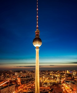Fernsehturm Berlin, Enjoy the Stunning Panoramic Views from the Viewing Platform